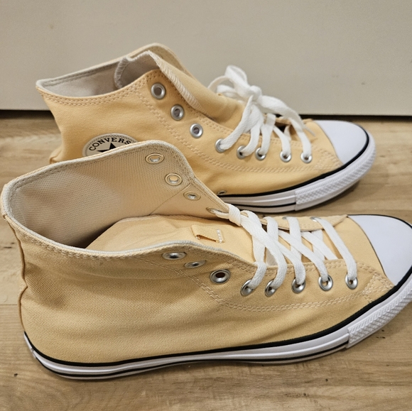 Converse Chuck Taylor All Stars Canvas Men’s 10 Women’s 12 High Top NWOB - Picture 5 of 7